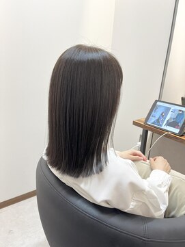 シンシア(CYNTHiA) 艶髪ダークアッシュ