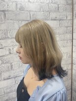 イリエ 川口(irier)&nbsp;ホワイトベージュにエンドカラーネイビー