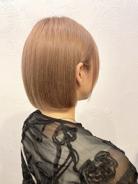 ジィップクリニカ(Zip clinica) 切りっぱなしボブ ピンクベージュ 担当近森