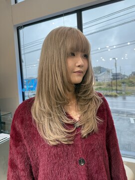 クオン 伊勢崎(QUON.) レイヤーカット×ホワイトベージュ