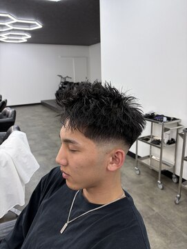 ザ クロー(THE CROW) スイングショート×スキンフェード