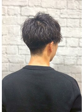 グレイスフルバーバー 新宿パークタワー店 新宿20.30代ビジネスマン◎黒髪無造作センターパート