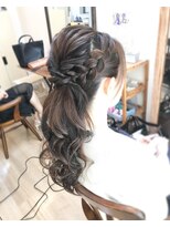 ロカット サロン(Roquat Salon) 編み込みローポニーアレンジ【ヘアセット 立川/立川南口】