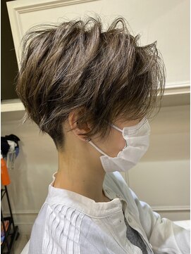 エル(EL by green) 《tomi》刈り上げショート×ハンサムショート