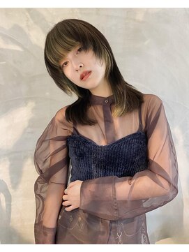 ヒュージ 三軒茶屋(huge) レイヤーミディアム_ウルフヘア_伸ばしかけ前髪_モードヘア