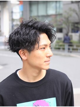 ノイセル 西本町(Noisyle) ツイスパフェザーパーマサーフカール刈り上げセンターパートf