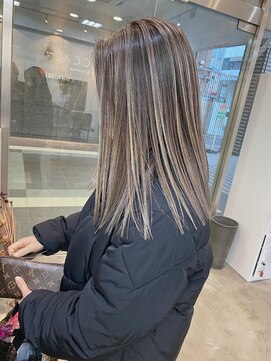 イェッカ パビル(YECCA pabil) 筋感ハイライト（ブリーチ1～2回）