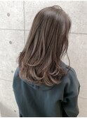 レイヤーカット+グレージュカラー
