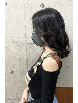 リレア 金町(Relair) 大人可愛いミディアムウェーブ×ダークグレー「taku」