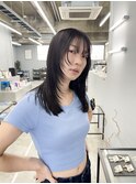 黒髪のセミロングレイヤー