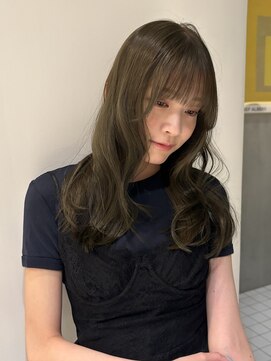 ローエ バイ デコ(Rohe by DECO) -Saki- 明るめオリーブベージュ/レイヤーカット