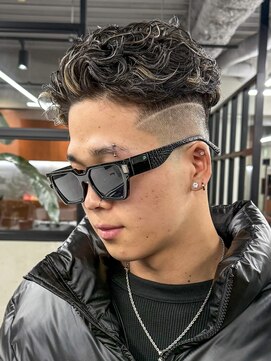 ニコ トウキョウ ロジック(nico TOKYO Logic) スキンフェードスパイキーショートパーマ短髪刈り上げ