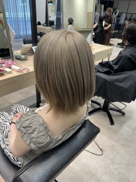 ブリーチカラー/ミルクティーグレージュ