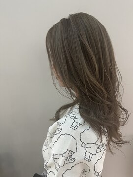 イーエル グランデ(e.ll grande) ミディアムレイヤー