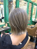 ヘアーラウンジ アンフィ 井土ヶ谷(Hair Lounge Anphi) くびれレイヤー/グレージュ