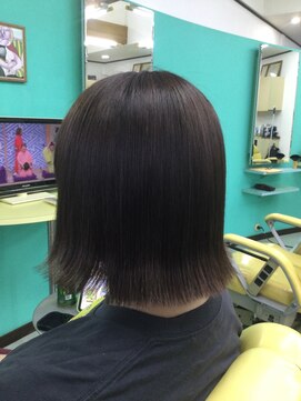 アグリー(Agree) 切りっぱなしボブ