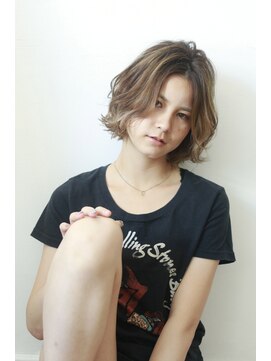 クラン(clan) clan ハイライト　外ハネ小顔美髪ボブアッシュベージュ