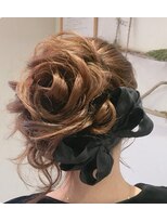 大きな薔薇アレンジヘア