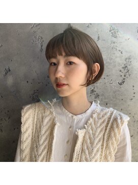 マチルダ(MATIRDE) シアーベージュボブ。