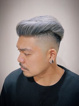 ヒロギンザバーバーショップ 大宮店(HIRO GINZA BARBER SHOP) シルバー×スキンフェード バーバースタイル 大宮 カラー