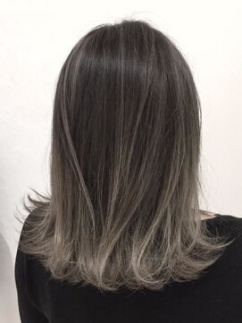 リラ(Lila) 20代30代40代/小顔大人綺麗／ブリーチ／ハイライト