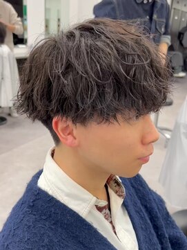 リップス 栄(LIPPS) ーツイストスパイラルパーマーツイスト少なめマッシュショート