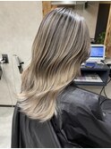バレイヤージュ、ハイライト、レイヤーロング、グレーベージュ