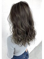 ロゼ 甲子園口(Rose)&nbsp;【ROSE】細めハイライト＿白髪ぼかし＿ブルーカラー