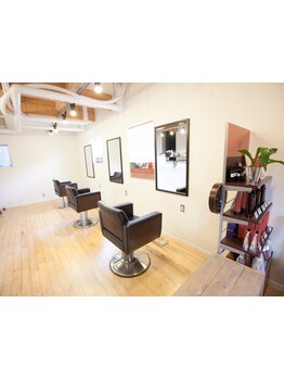 あなただけの落ち着く空間で、ヘアのお悩みに寄り添います◎オシャレな音楽がかかる隠れ家サロン！