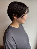 クールな印象のショートヘア