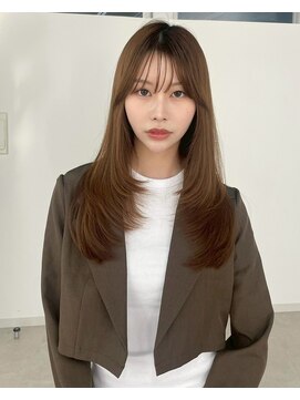 ユーフォリア 青山(Euphoria) ミディアムレイヤー/フォギーベージュ/透明感カラー