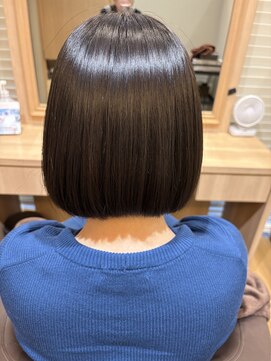 ディアローグ 戸塚 east(DEAR-LOGUE) 『　前下がりボブ×縮毛矯正　』　広がりを抑えツヤツヤに☆