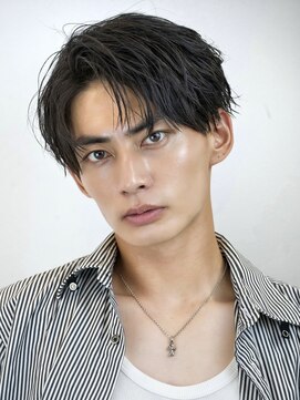 エイド 本店(aid) ニュアンスコンマバング毛流れフェザーパーマ刈り上げツーブロ