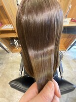 ダスティ 豊科駅前店(Dasty)&nbsp;艶まとまりベージュ×髪質改善