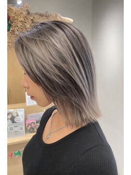 アヴァンス 京橋店(AVANCE) 着物ヘア/ダークアッシュ/ミディアムレイヤーカット/京橋