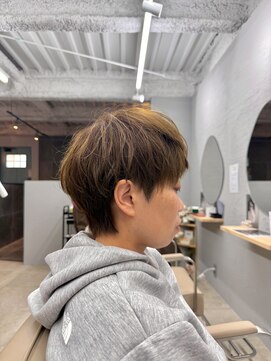 ココル(COCOL) 【トップがふんわりする】ショートウルフ×カーキベージュ