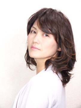 エムスヘアーショップ(M's) エムスミドルマダムのルーズカール