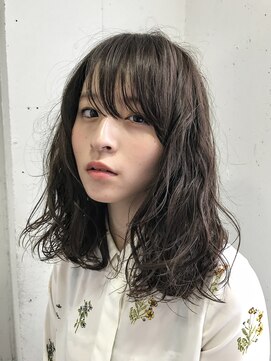 チェルシー 表参道 学生限定　ストレートにも簡単にアレンジ可能な極ゆるパーマ