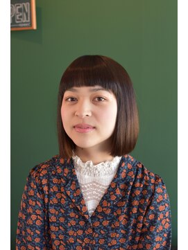 ユーヘン(uhem) ぱっつん重めイングラ Bob