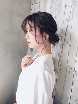 テテ(tete) 簡単アレンジゆる巻きアッシュブラック