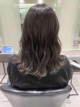 リー 尼崎(Lee) バレイヤージュグレージュ