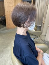 ネキ(neki)&nbsp;白髪ぼかし×ショートボブ