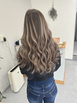 アネラ(Anela) シールエクステでハイライトスタイル【平本)