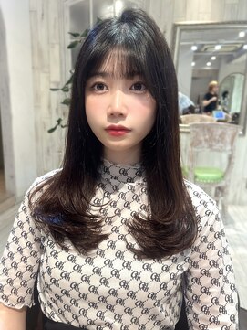 レイラバイアフロート 吉祥寺(Lila by afloat) 内巻きワンカール/レイヤーロング/ぱっつん前髪/小顔ヘア