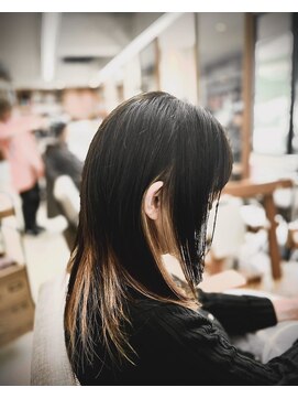 ロッソ 浦添店(Rosso) インナーカラーイエロー×闇落ちミディアム