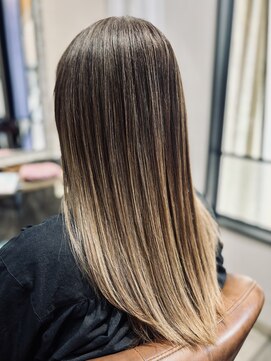 トウカ 船橋駅前店(TOUKA) 白髪ぼかし/ハイライト/明るい白髪染め［髪質改善/船橋美容室］