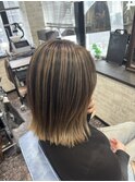 コントラストバレイヤージュ+切りっぱなしボブ
