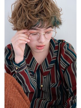 ラレイ(Lalei) 【表参道・青山】インナーカラー×エッジショート【ささき】