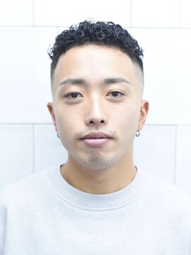 メリケンバーバーショップ コウベ(MERICAN BARBERSHOP KOBE) オールバックパーマ
