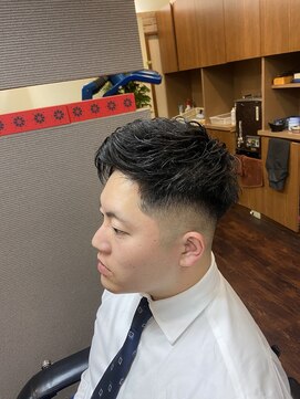 ありとみ アップバングフェード